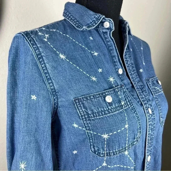 Madewell Tops - MADEWELL Women’s Denim Classic Long Sleeve Constellations Button Down Blouse